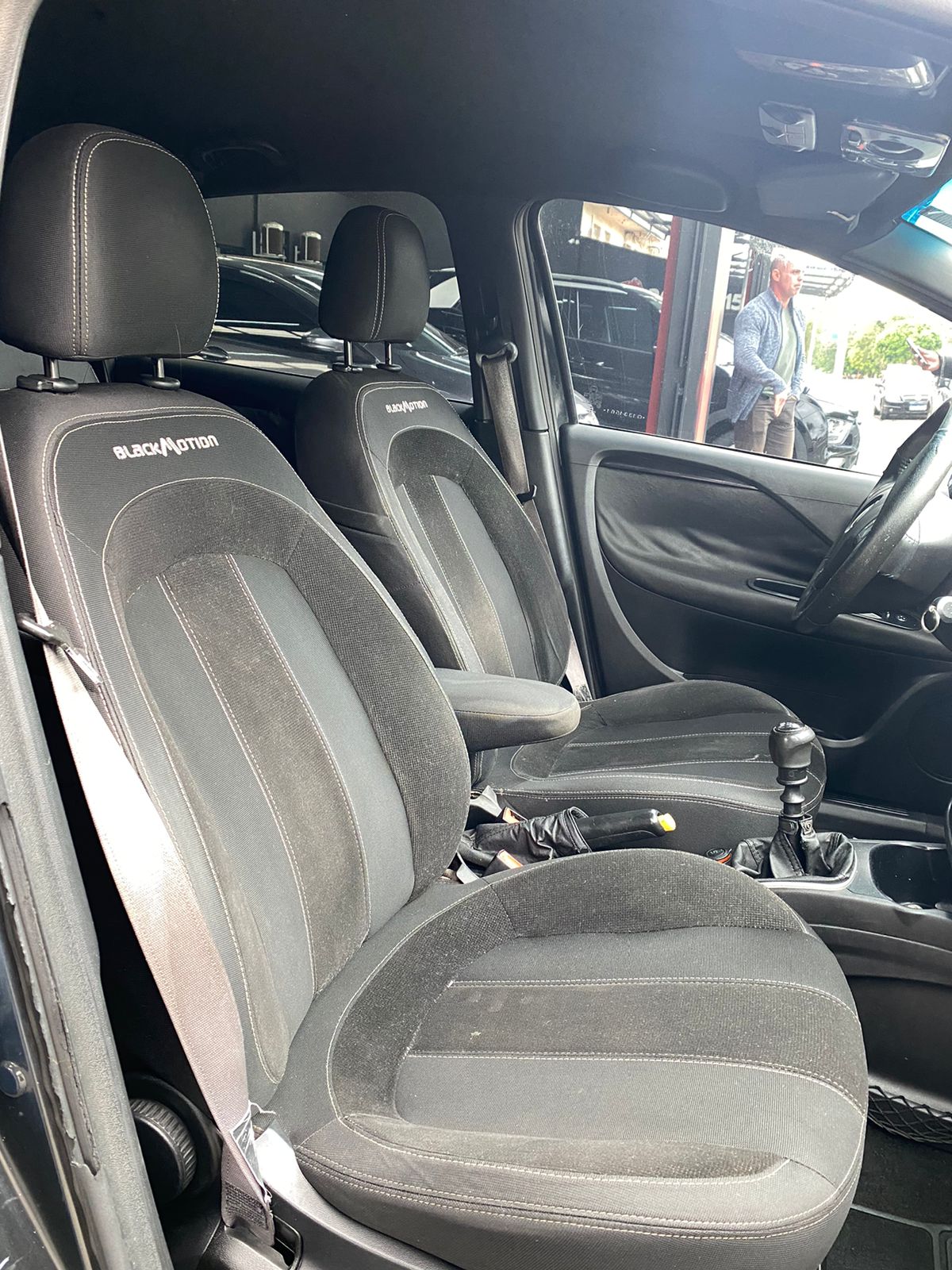 Foto 8 de Fiat Punto BlackMotion 1.8 Flex