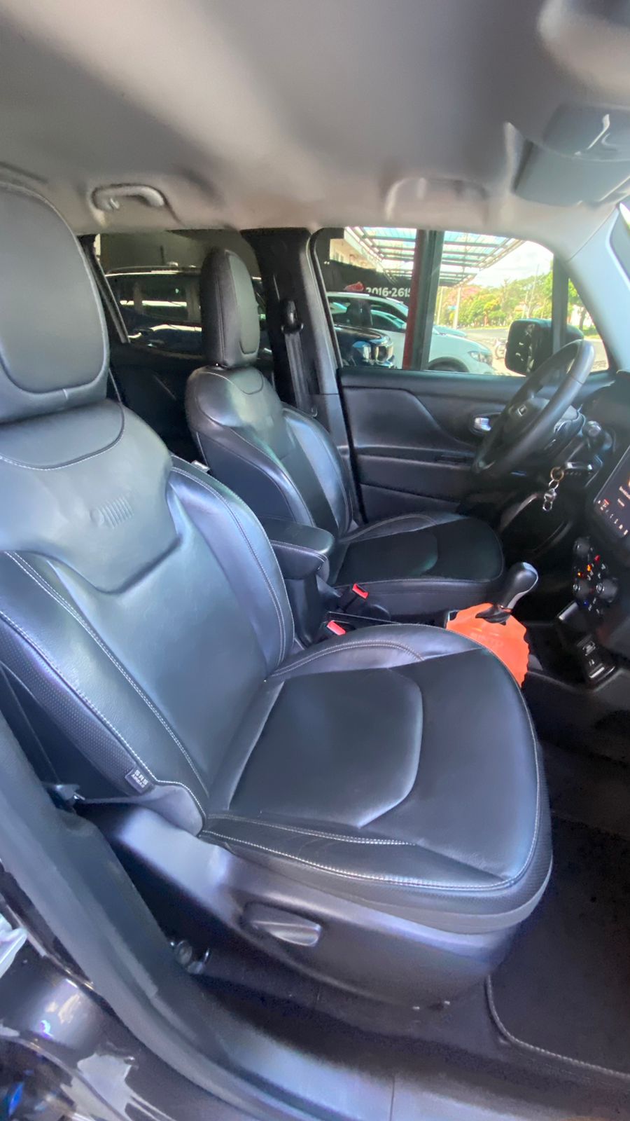 Foto 8 de Jeep Renegade 1.3 Longitude T270
